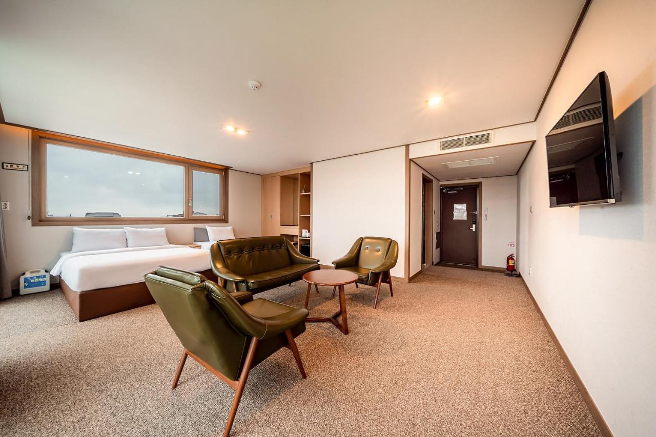 Sunrise Hotel Seongsan Сеогвипо Екстериор снимка